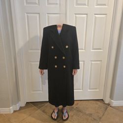 Neiman Marcus Womens Black 100% Cashmere Coat With Gold And Black Buttons 