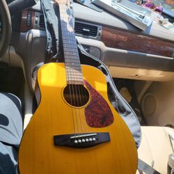 Yamaha FG Junior JR1 3/4 Size Acoustic Guitar  For Travel,smaller Hands ,younger Players with Gig Bag