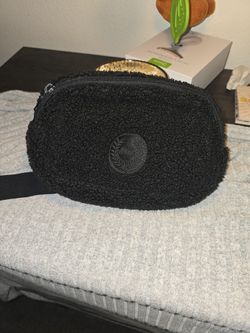 Woman's Fanny Sack
