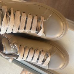 Alexander McQueen Size 45