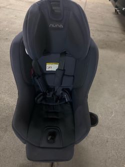 Nuna RAVA Convertible Car Seat – Navy – Excellent Condition