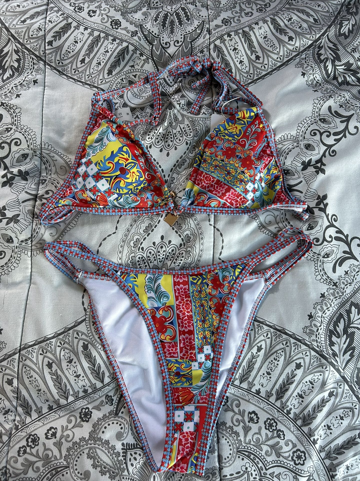 New 2 Piece Bikini Set Size: M