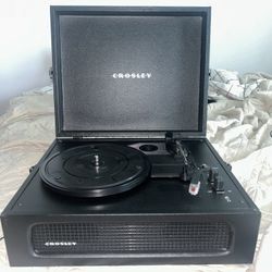 Crosley CR8017B-BK Voyager Vintage Portable Turntable - Black