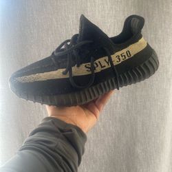 Yeezy Boost Size 9