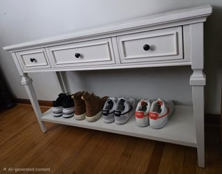 Like New Antique White Entryway Side Table
