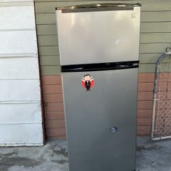 Refrigerator kenmore