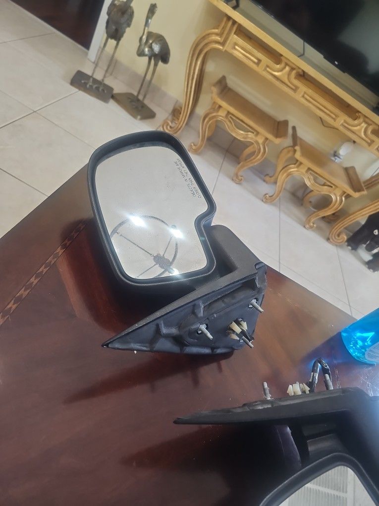 2 Side Mirrors Chevy 2500 Truck 2004