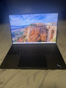 Dell Precision 5570 - i7 12th Gen / 32GB RAM / 4k UHD / RTX A1000