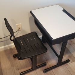 Kids Desk With Chair