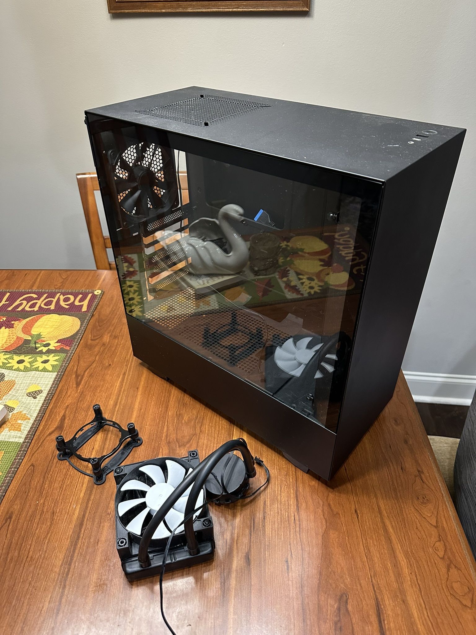 NZXT H510 PC Midsized Computer Case & 120mm All-in-one Liquid Cooler