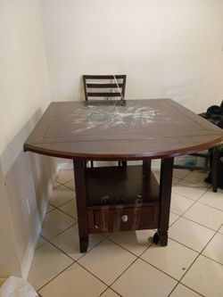 Table dark brown