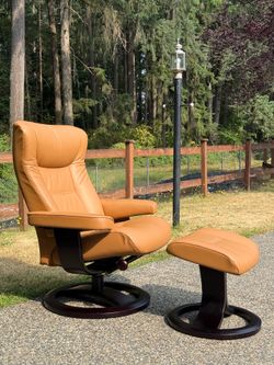 IMG® Comfort Customizable Nordic 21 Large Manual Recliner with Ottoman Ring Base