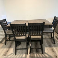 Dinning Table 