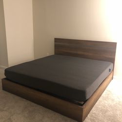 Wade Logan Mattawa King Platform Bed – Excellent Condition – Frame Only