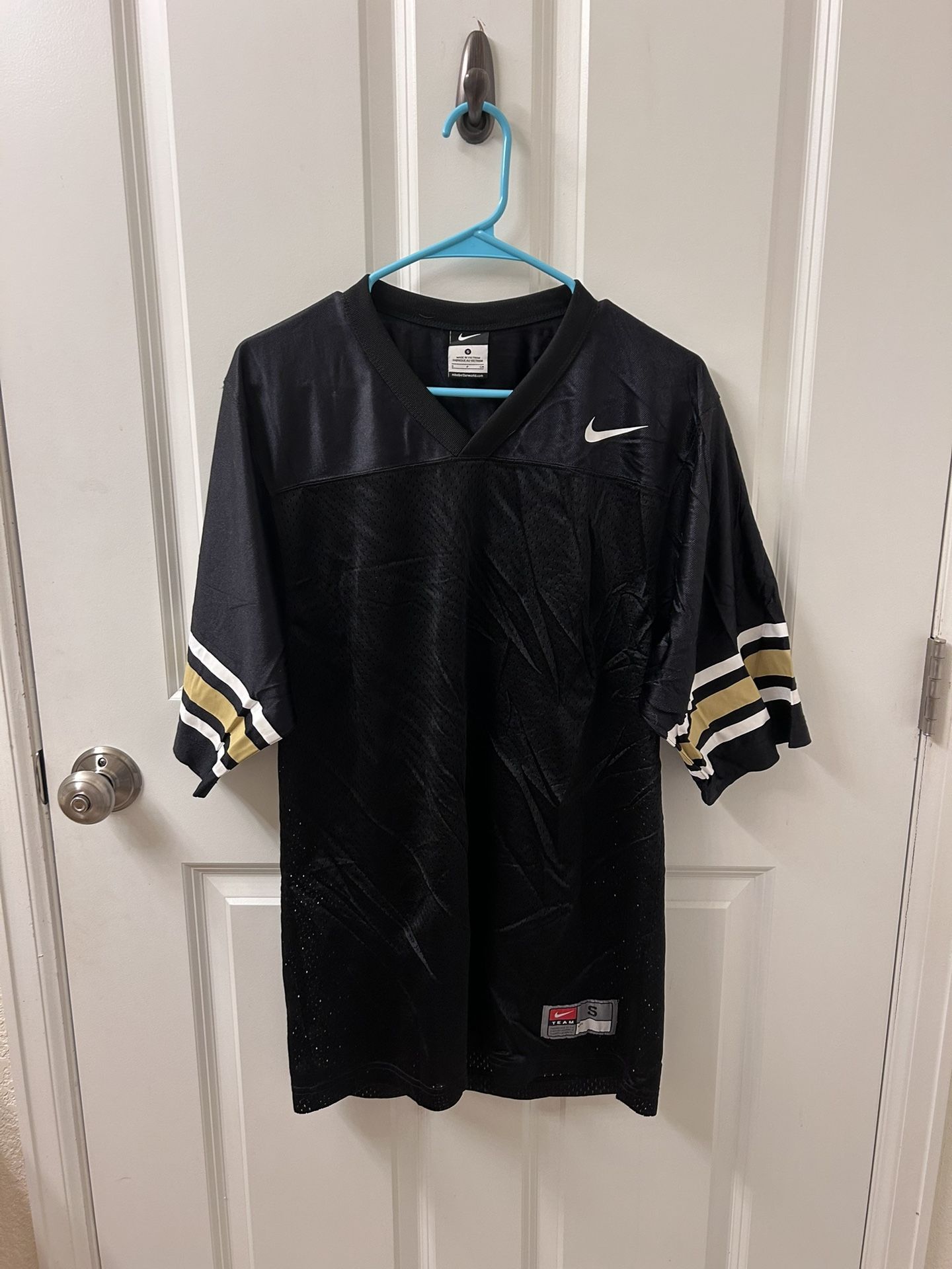 Customizable Colorado Buffaloes Nike Jersey Size Small (fits large)