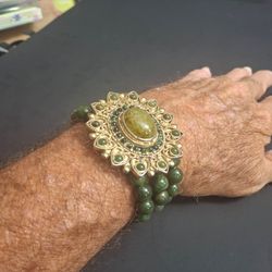 Multi-Strand Polished Nephrite Jade Stretch Bracelet With Ornate Filagree Starburst W/Smaller Jade Beads - Vintage