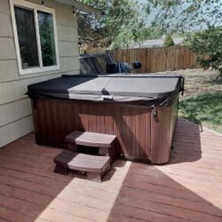 Sundance McKinley Hot Tub 