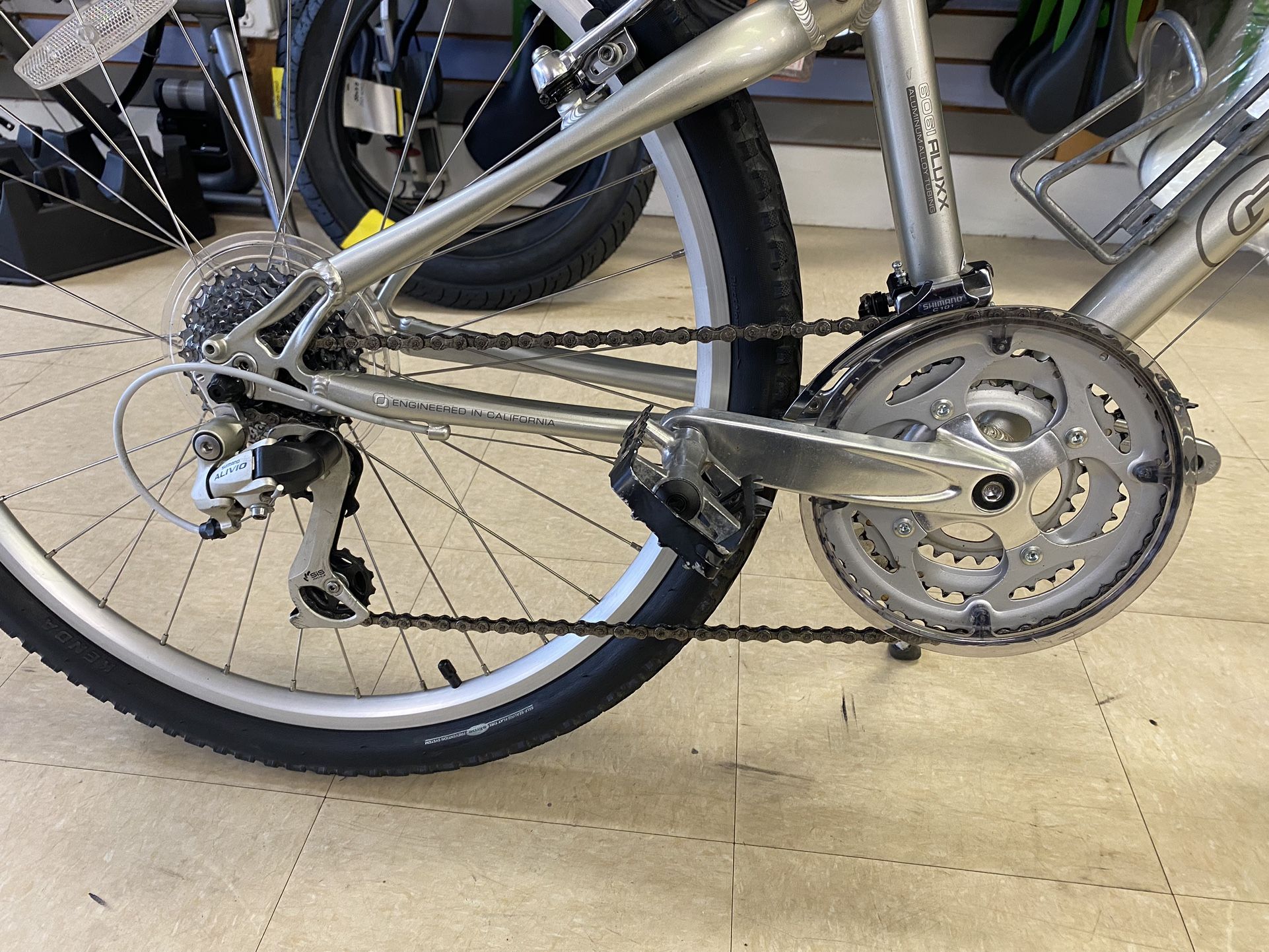 Giant Sedona DX 6061 Aluxx Aluminum Alloy Frame Size 14 Tire Size 26X1.95 Aluminum Frame Delivery Available for Sale in Clearwater FL OfferUp
