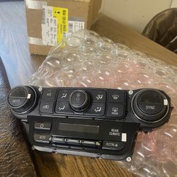 2015 Chevy Tahoe climate control console