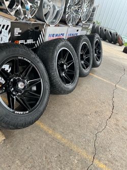 22x10” OFF ROAD CHEVY 6x139.7 and FORD F150 6x135