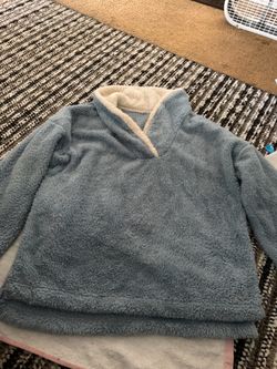 Size large women’s fleece pajamas set