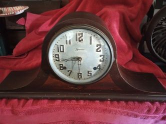 Mantel clock