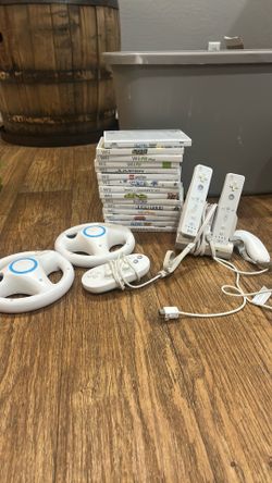 Wii games and controllers