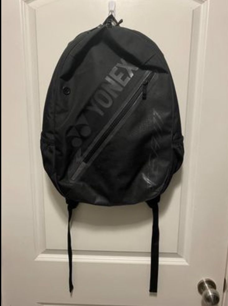 Yonex 2913EX Black Backpack bag is a special designed small sized backpack