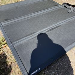  Ford F-150  5 1/2 Foot Bed  Cover