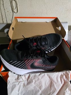 Nike men's shoe size is 11.5
