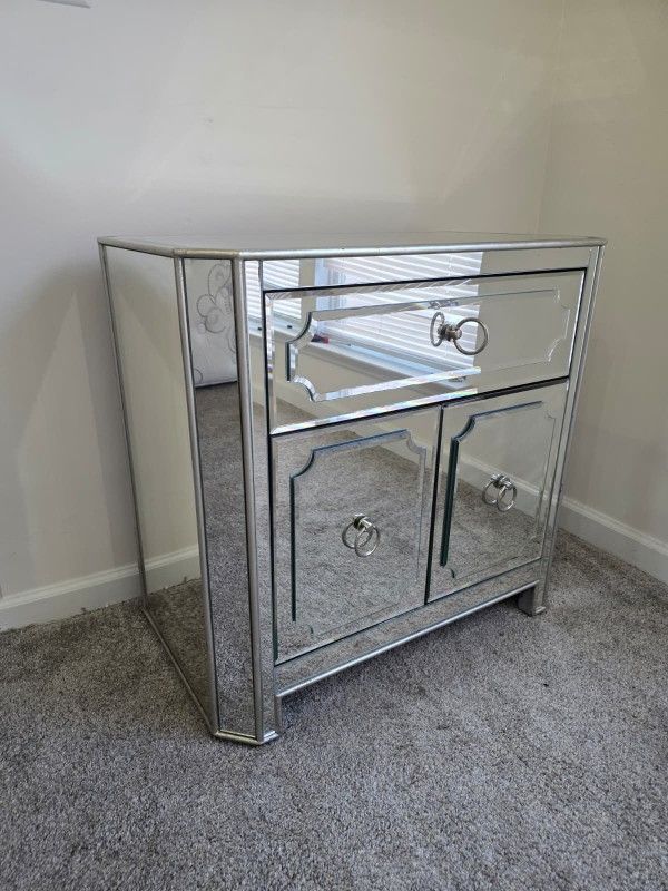 MIRROR NIGHT STAND