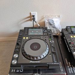2000--CDJMediaPlayers 