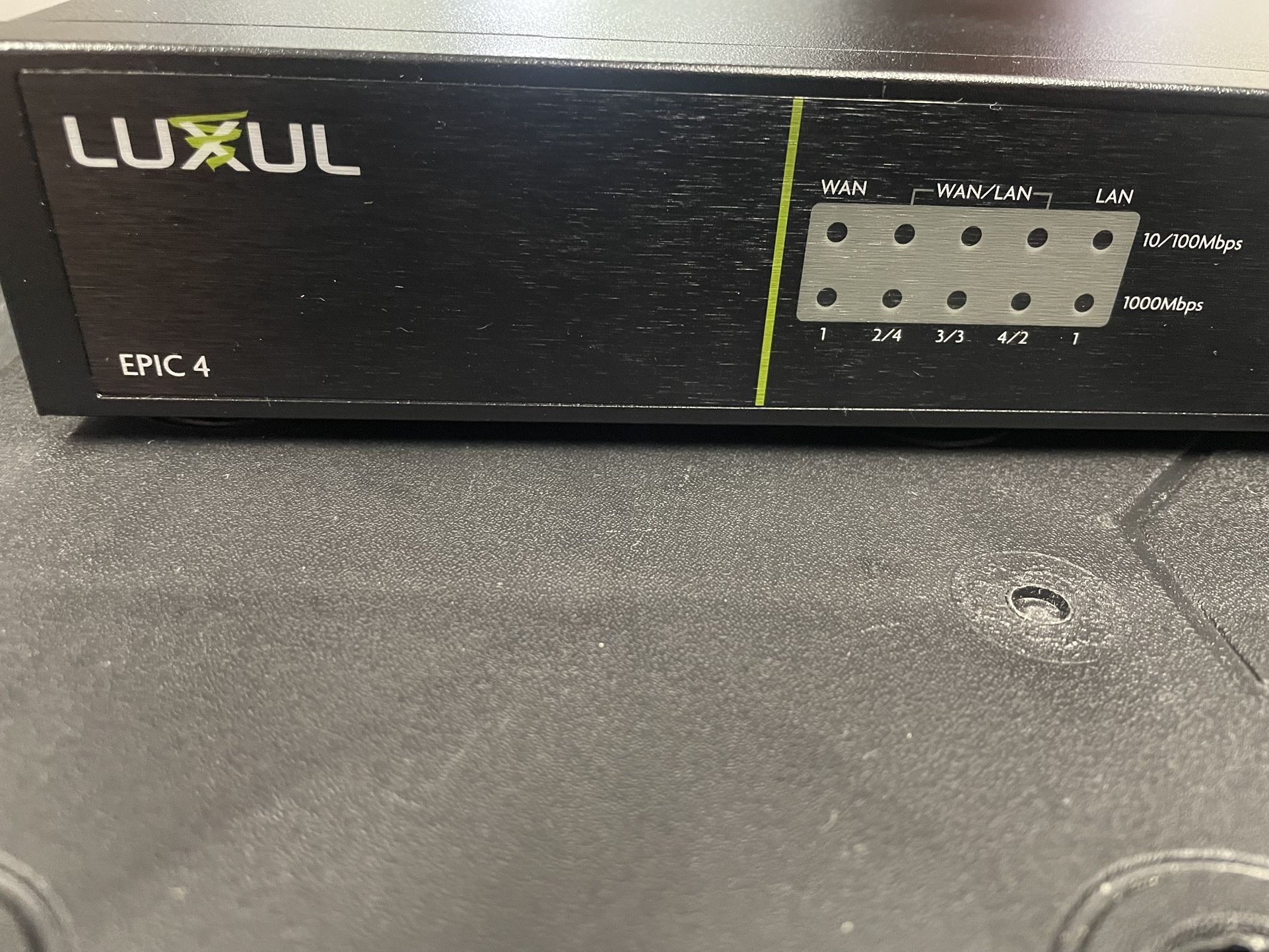 Luxul Router