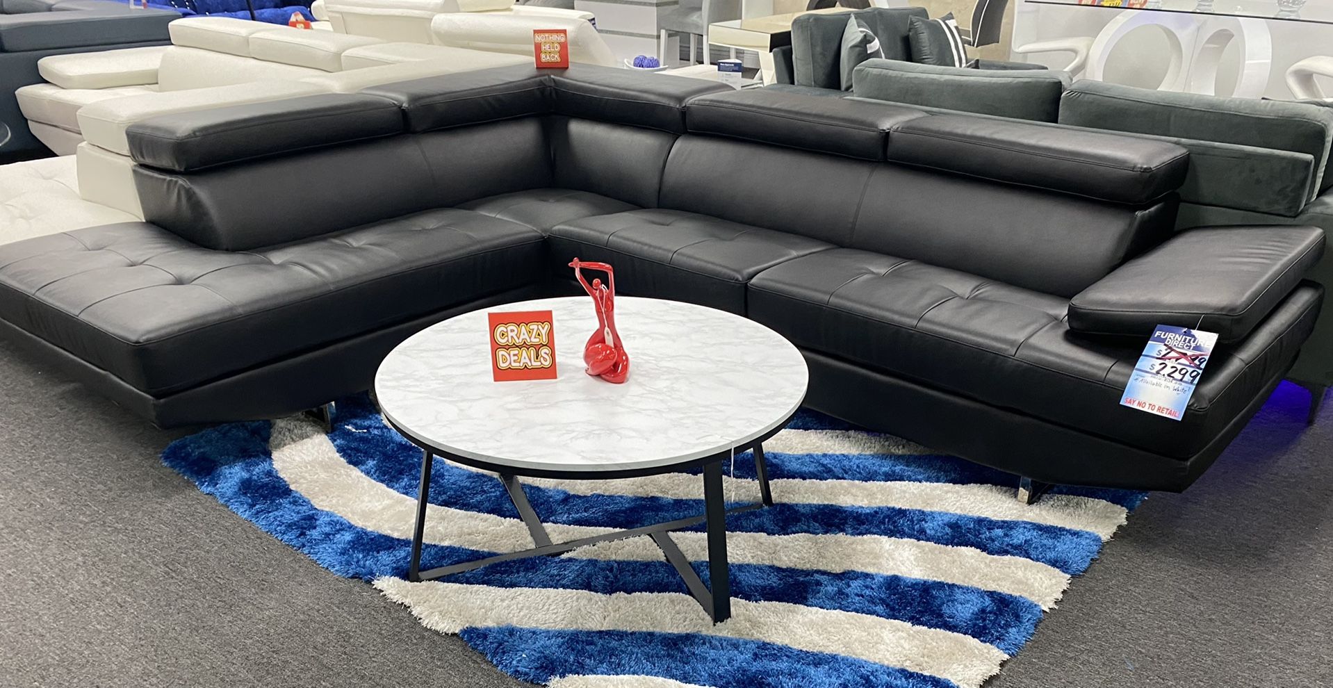 Black sectional available THIS WEEKEND ONLY $1,299/Seccional negro disponible ESTE FIN DE SEMANA SOLO $1,299