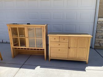 Lightning Hutch Dresser With Glass Display Case