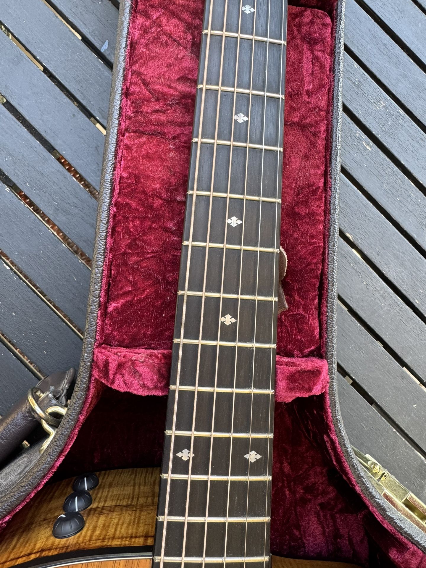 Taylor 224 CEK Deluxe