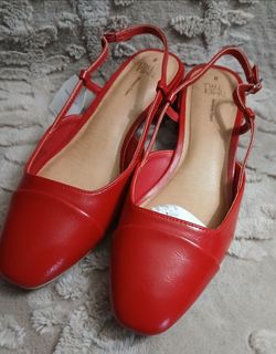 Time and Tru Womens Sling Back heels