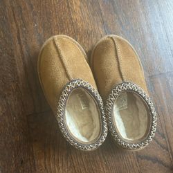 Tasman Uggs Size 10c