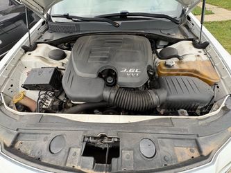 2011 Chrysler 300 parting out