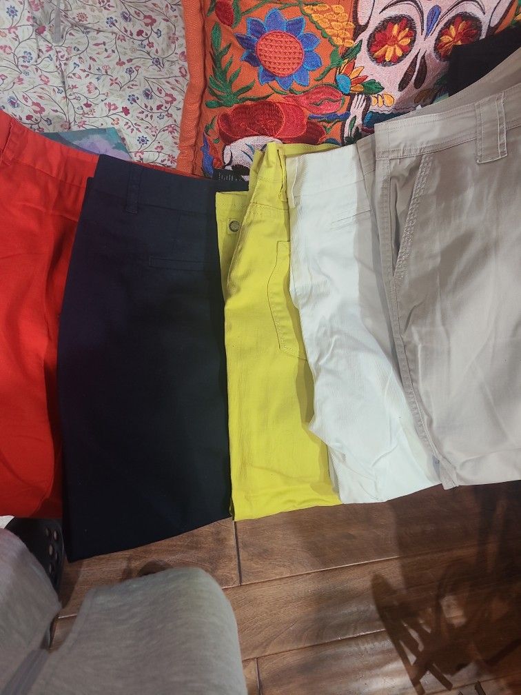9 Pair of Capri Pants Women's clothing