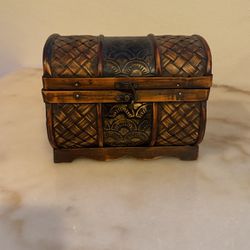 Wood & Metal Trinket Box Purse with Latch Woven Wicker Embossed Brass Accents