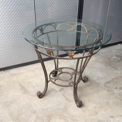 Hillsdale Scottsdale metal end table
