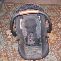 Baby Carrier / Car Seat