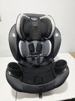 Evenflo 3-in-1 Convertible Car Seat Carseat