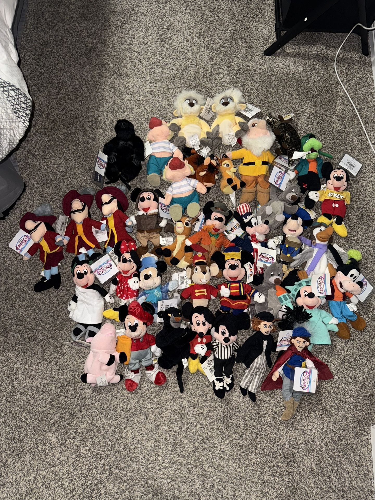36 Disney Plushies
