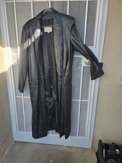 Long leather trench coat,meadium