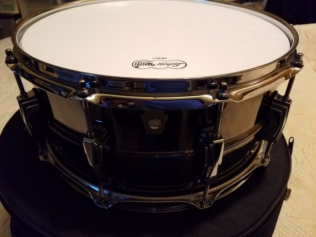 Brand new Ludwig Black Beauty 6.5x14 Never Played Ex Condition 