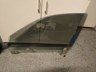 2006 Subaru Legacy driver's glass