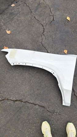 Rivian R1T 2022 left fender