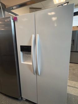 Frigidaire side by side fridge